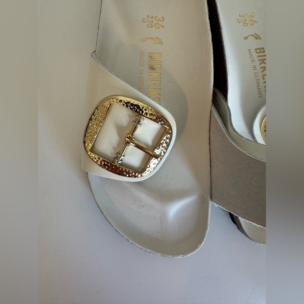 Birkenstock Cream Sandals with Gold Accents - Picture 7 of 14